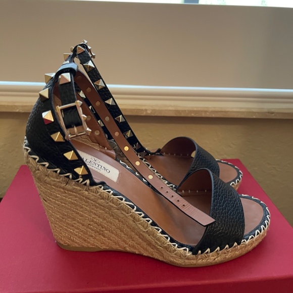 Valentino Wedge Sandal Size 37 - Picture 3 of 5